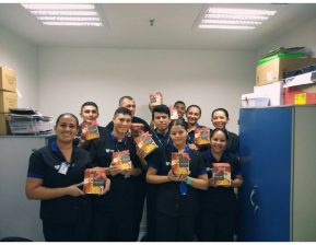 GRUPO VIPER ENTREGA DE PANETONES NA REDE DE SHOPPINGS ANCAR IVANHOE